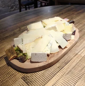 Planche de Fromages, Bar Bistrot au Champ du Coq, à Bourges - Cher (18)